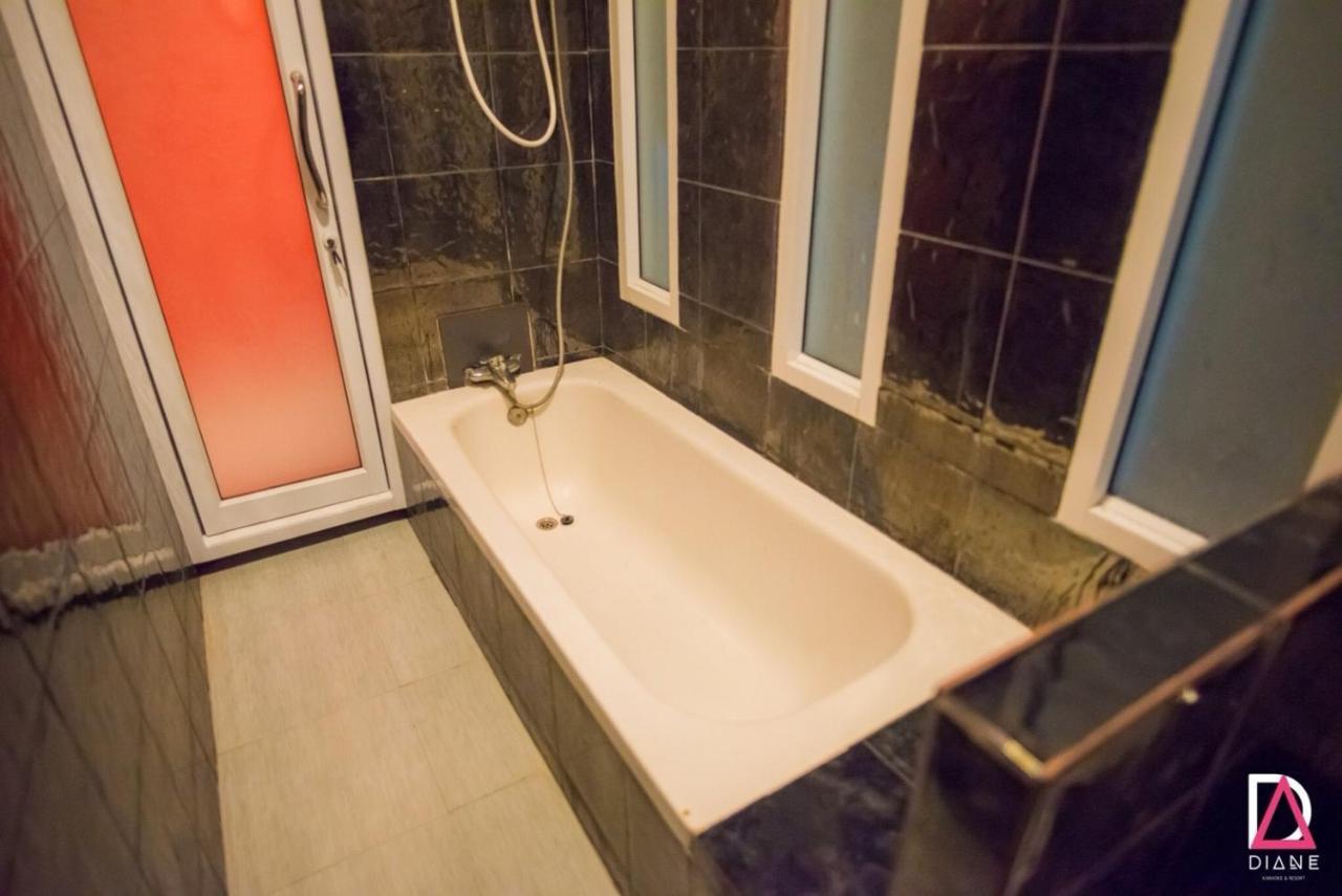Diane Hotel Phetchaburi Exterior photo